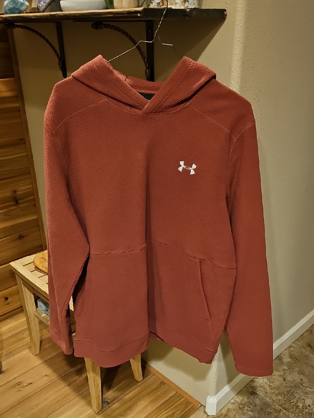 Mens Like New Embroidered Under Armour Hoodie